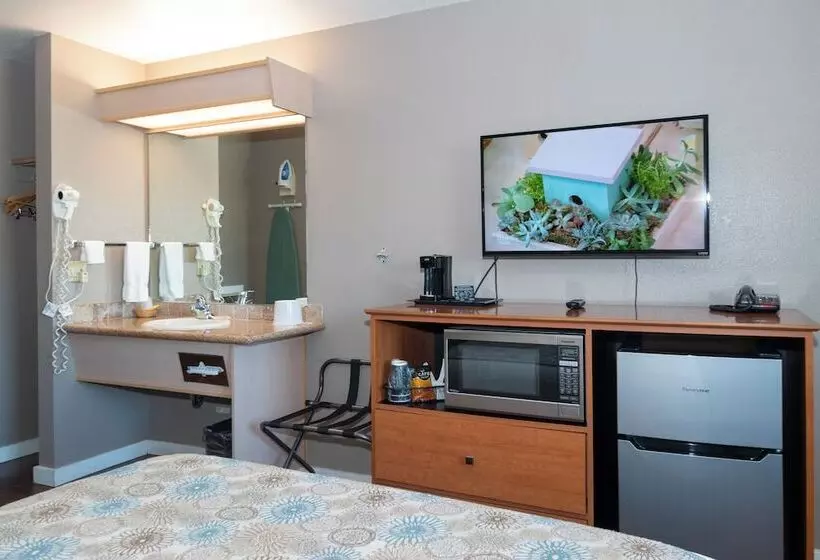Motelli Nordic Inn And Suites