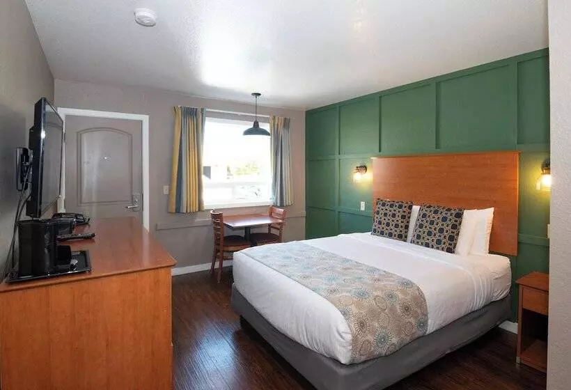 Motelli Nordic Inn And Suites