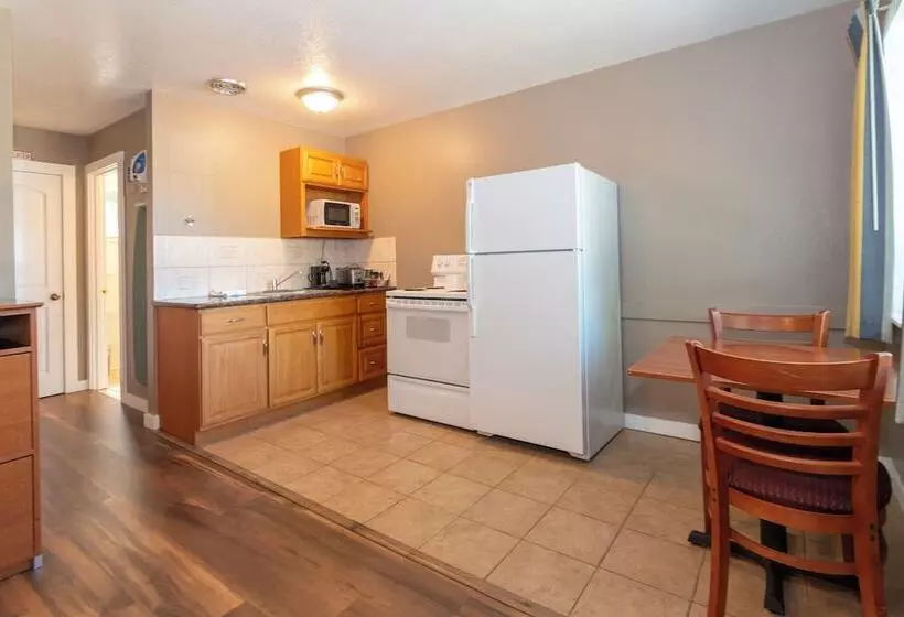 Motelli Nordic Inn And Suites