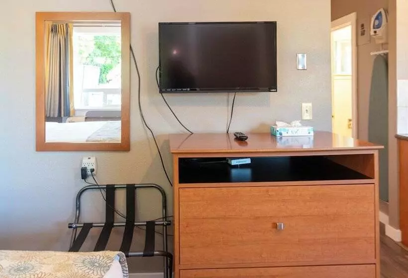 Motelli Nordic Inn And Suites