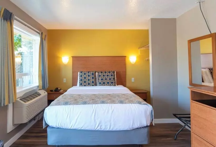 Motelli Nordic Inn And Suites
