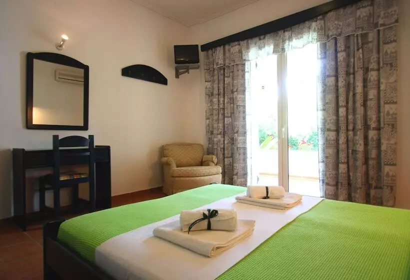 Villa Phoenix Apartments & Studios