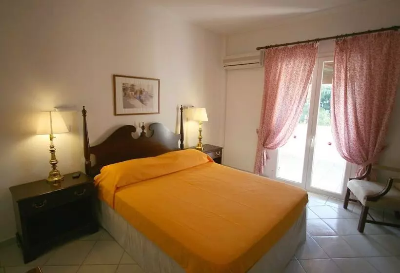 Villa Phoenix Apartments & Studios