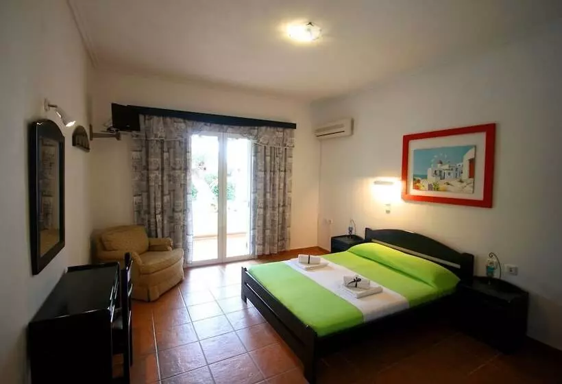 Villa Phoenix Apartments & Studios
