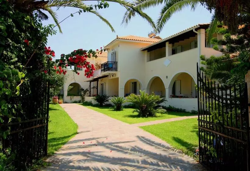 Villa Phoenix Apartments & Studios