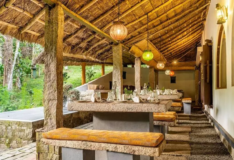 酒店 Amritara Shalimar Spice Garden Resort & Spa