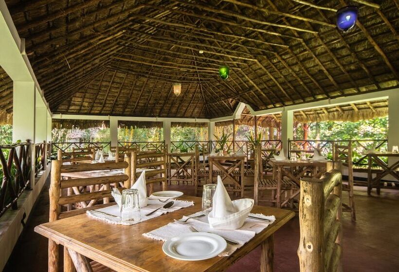 בית מלון כפרי Amritara Shalimar Spice Garden Resort & Spa