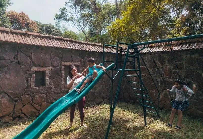 酒店 Amritara Shalimar Spice Garden Resort & Spa