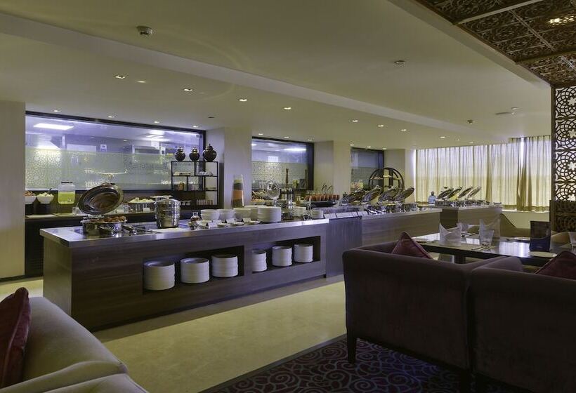 Отель Davanam Sarovar Portico Suites Bengaluru