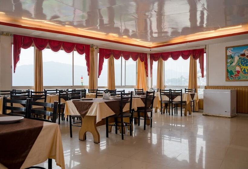 فندق Doma Residency