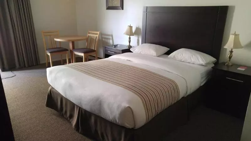 Отель Econo Lodge