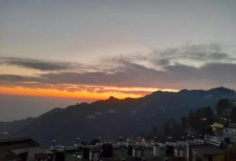 ホテル Honeymoon Inn  Mussoorie