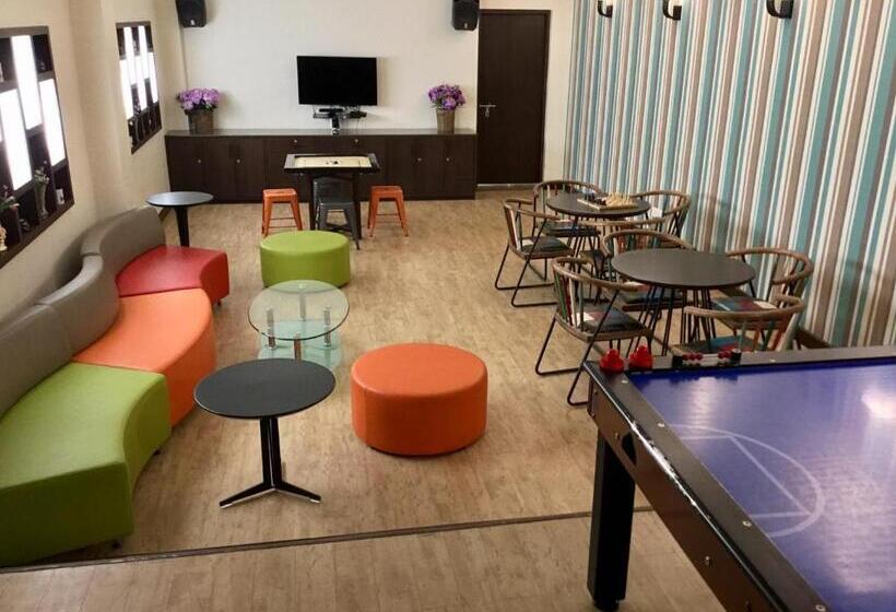 ホテル Honeymoon Inn  Mussoorie