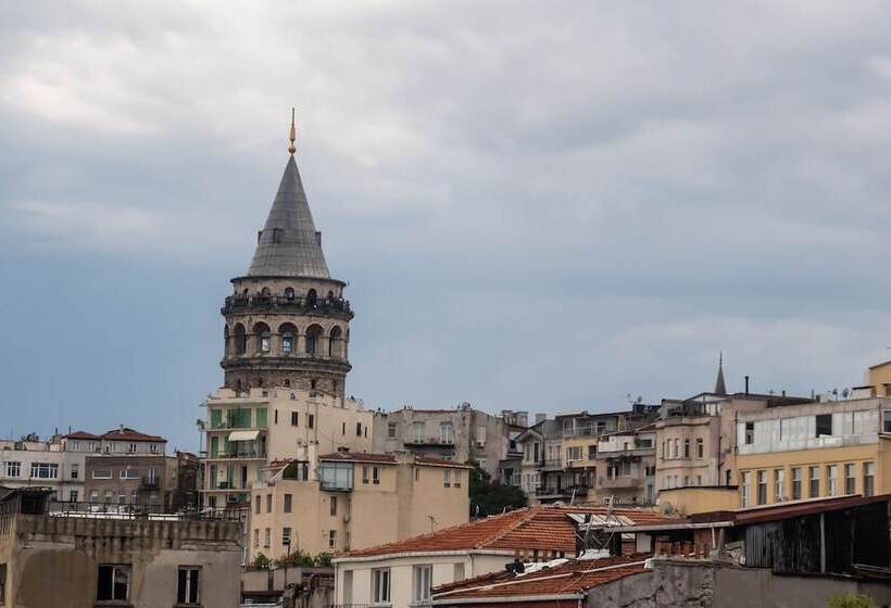 ホテル Pesa Suites