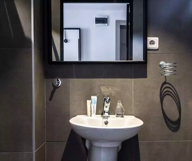 ホテル Pesa Suites