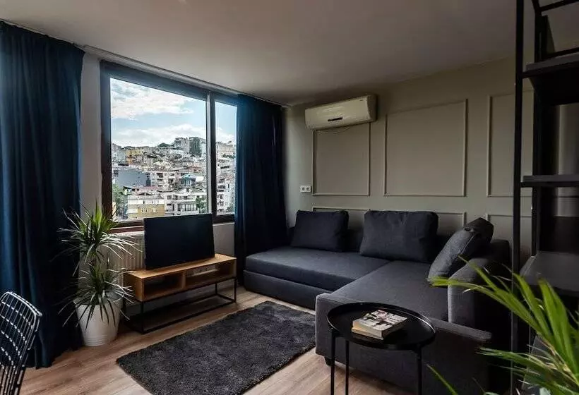 ホテル Pesa Suites