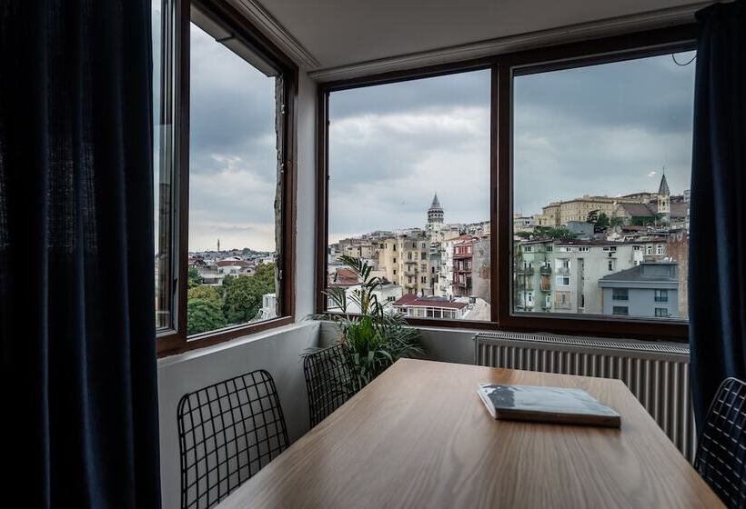 ホテル Pesa Suites