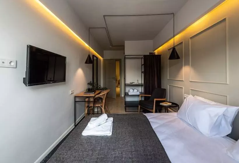 ホテル Pesa Suites