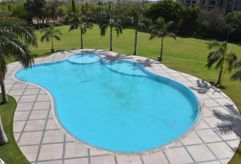 Отель Seasons  Rajkot