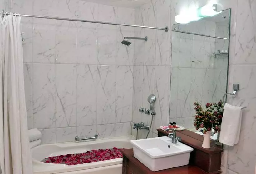 هتل Sun A Taj View Heritage