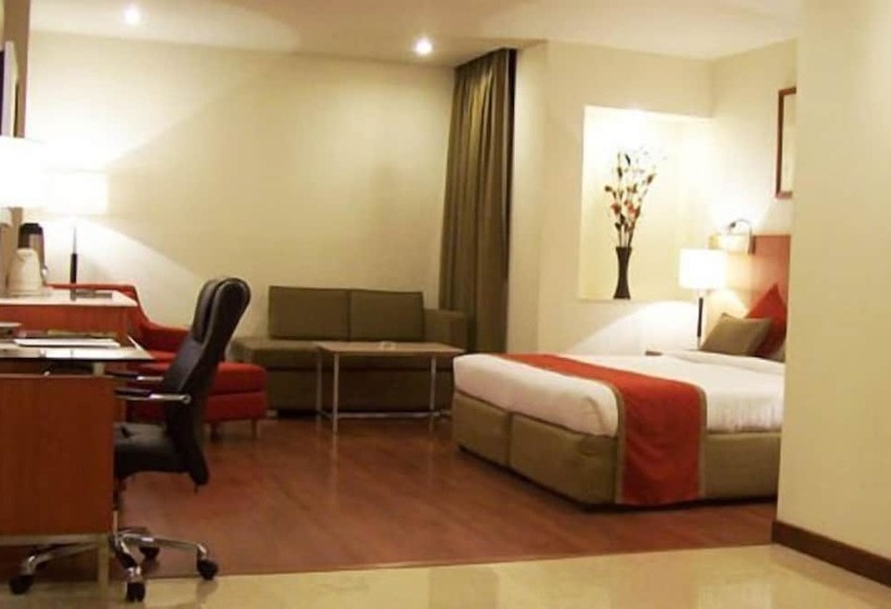 فندق Taj Tristar