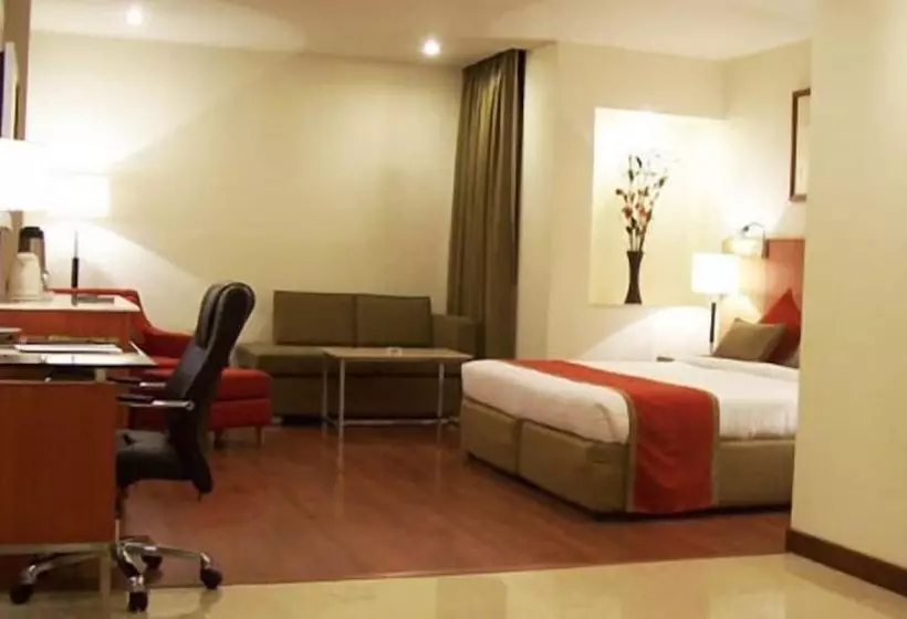 فندق Taj Tristar