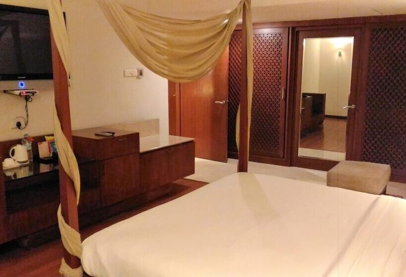 فندق Taj Tristar