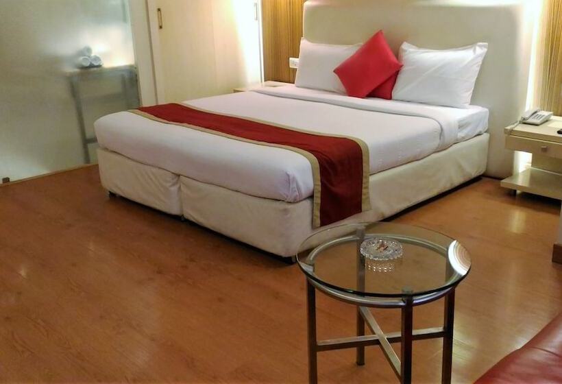 فندق Taj Tristar