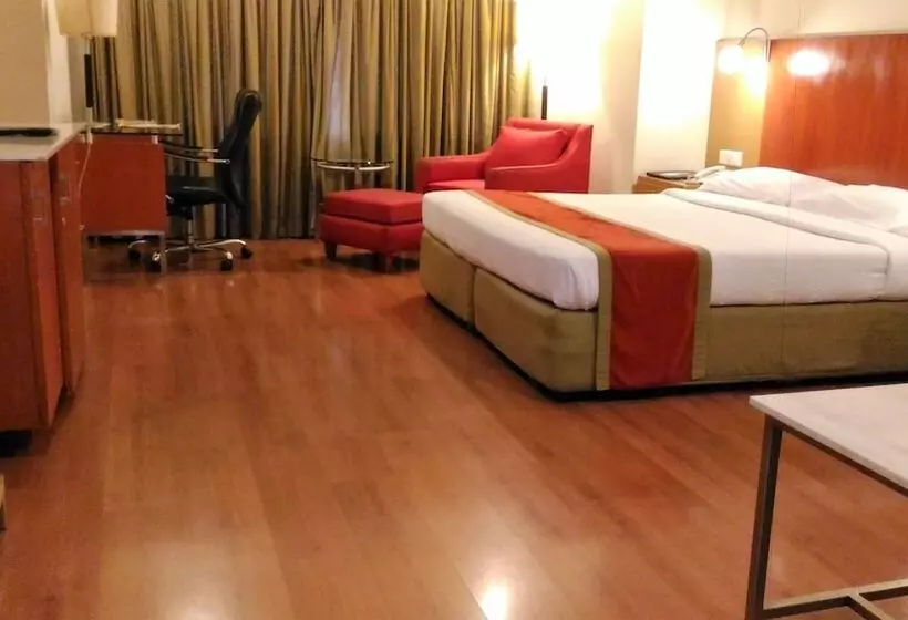 فندق Taj Tristar