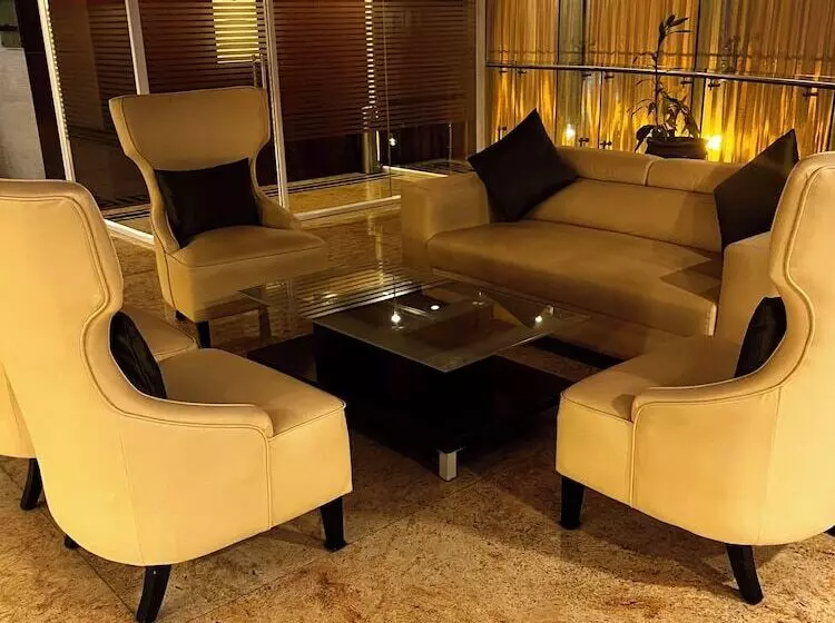 هتل The Ocean Pearl