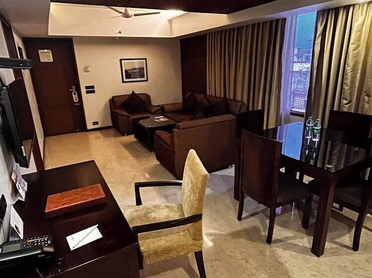 호텔 The Ocean Pearl