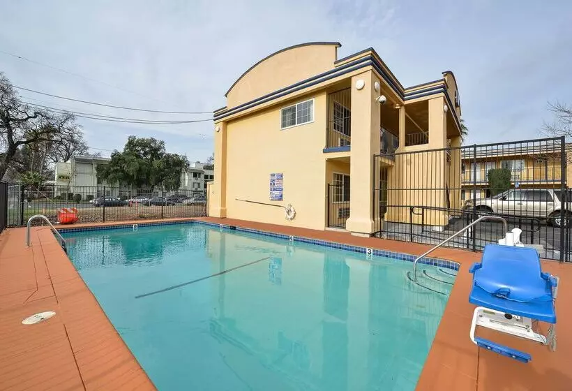 בית מלון כפרי Americas Best Value Inn Chico