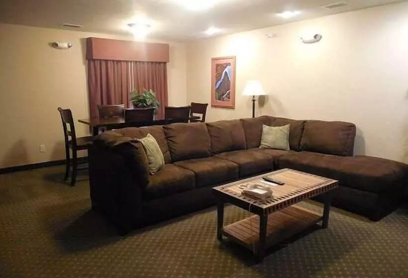 Отель Blue Mountain Inn And Suites