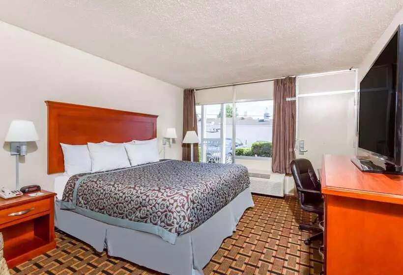 ホテル Days Inn By Wyndham Charlottesville/university Area