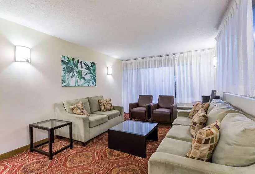 ホテル Days Inn By Wyndham Charlottesville/university Area