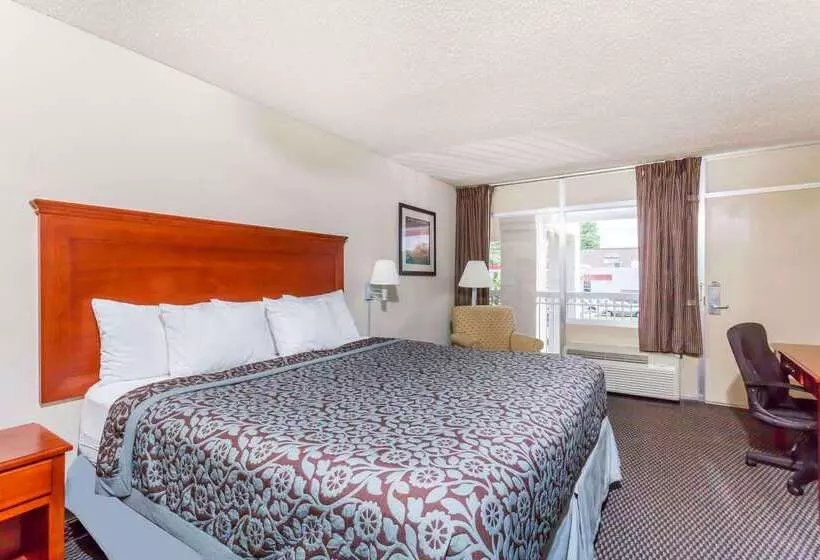 ホテル Days Inn By Wyndham Charlottesville/university Area