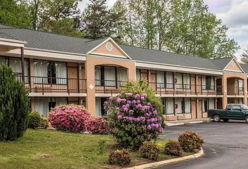 Hotelli Econo Lodge Inn And Suites   Pilot Mountain