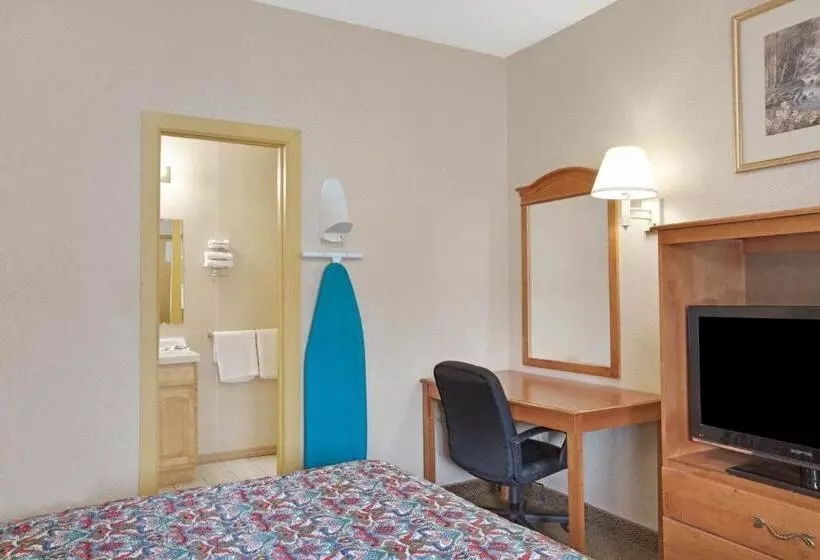 Отель Knights Inn Of Pine Brook