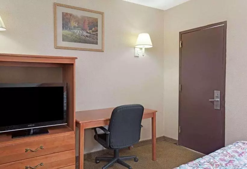 Отель Knights Inn Of Pine Brook