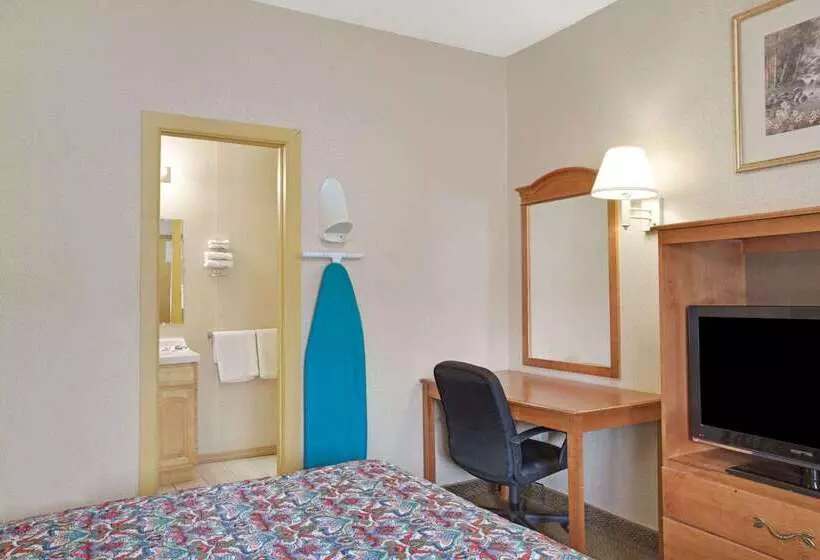 Отель Knights Inn Of Pine Brook