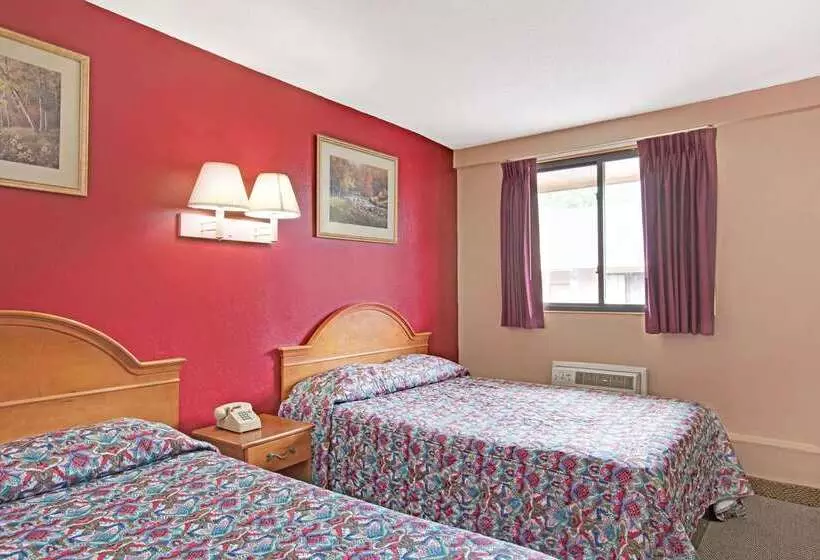 Отель Knights Inn Of Pine Brook