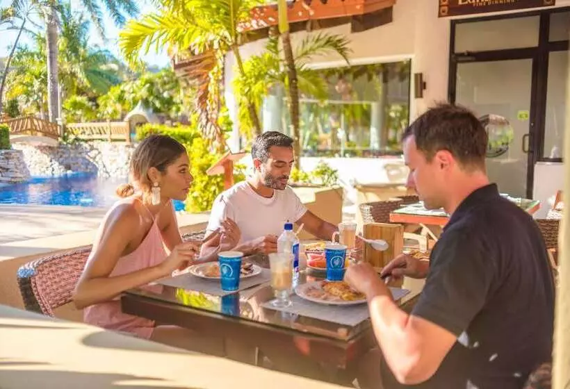 هتل Mayan Princess Beach & Dive Resort All Inclusive