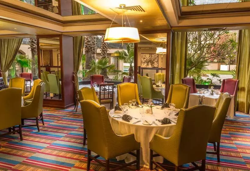 호텔 Peermont Walmont At Mmabatho Palms