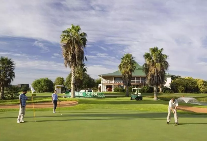 호텔 Peermont Walmont At Mmabatho Palms