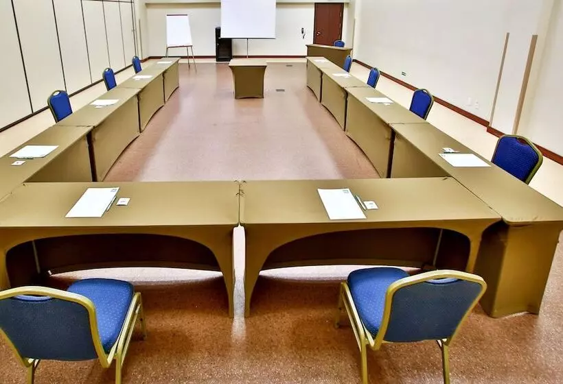 Quality Hotel & Suítes São Salvador