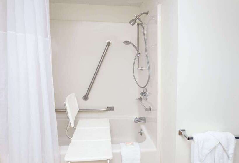 فندق Super 8 By Wyndham Stevensville St Joseph