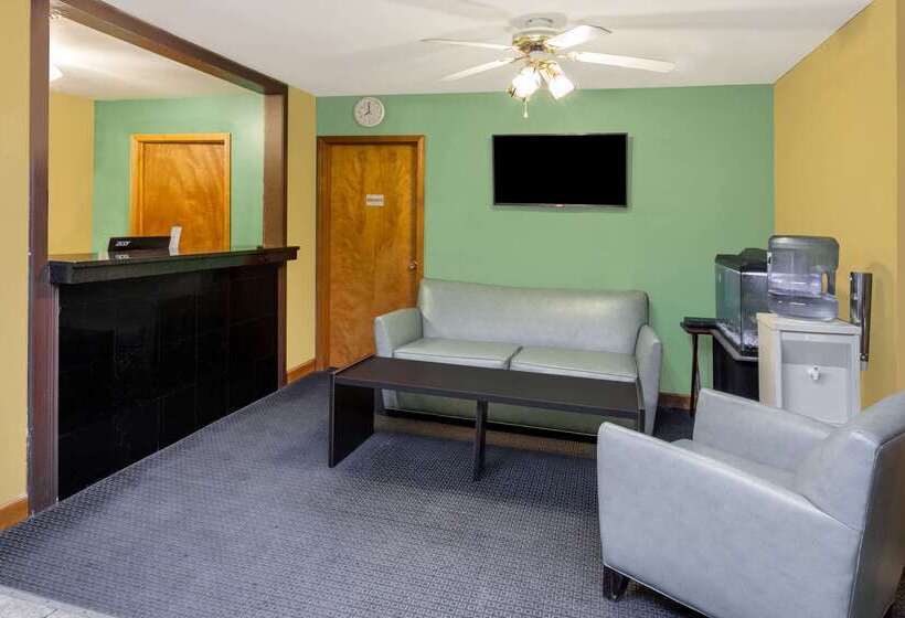 فندق Super 8 By Wyndham Stevensville St Joseph