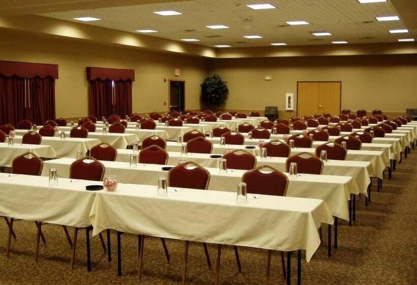 Fossil Creek Hotel And Suites