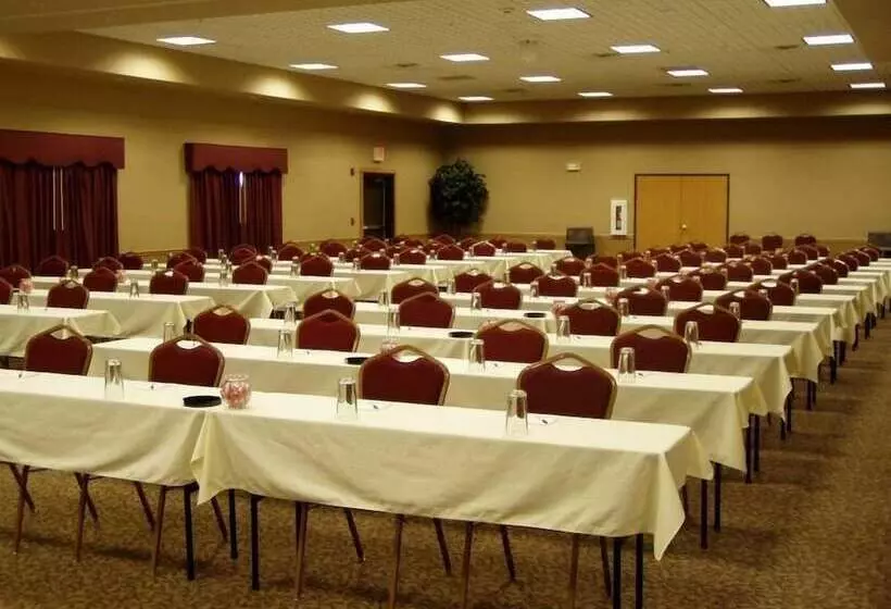 Fossil Creek Hotel And Suites