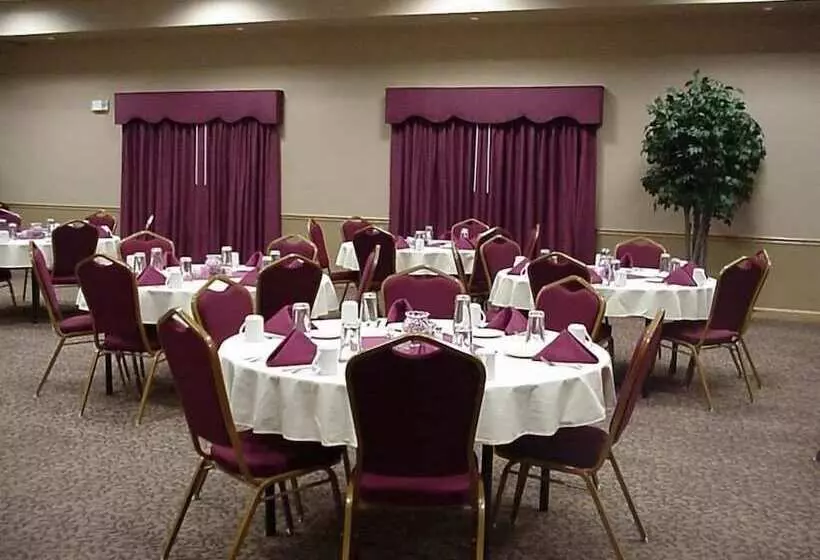 Fossil Creek Hotel And Suites